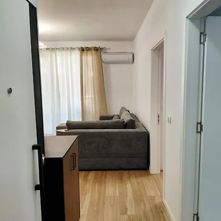 Adelon * Vlorë